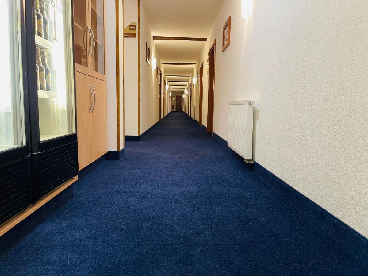 Hotel Zum Fliegerwirt Mengen Exterior foto