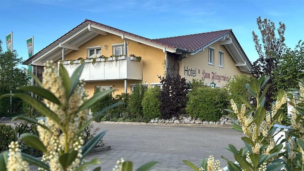 Hotel Zum Fliegerwirt Mengen Exterior foto
